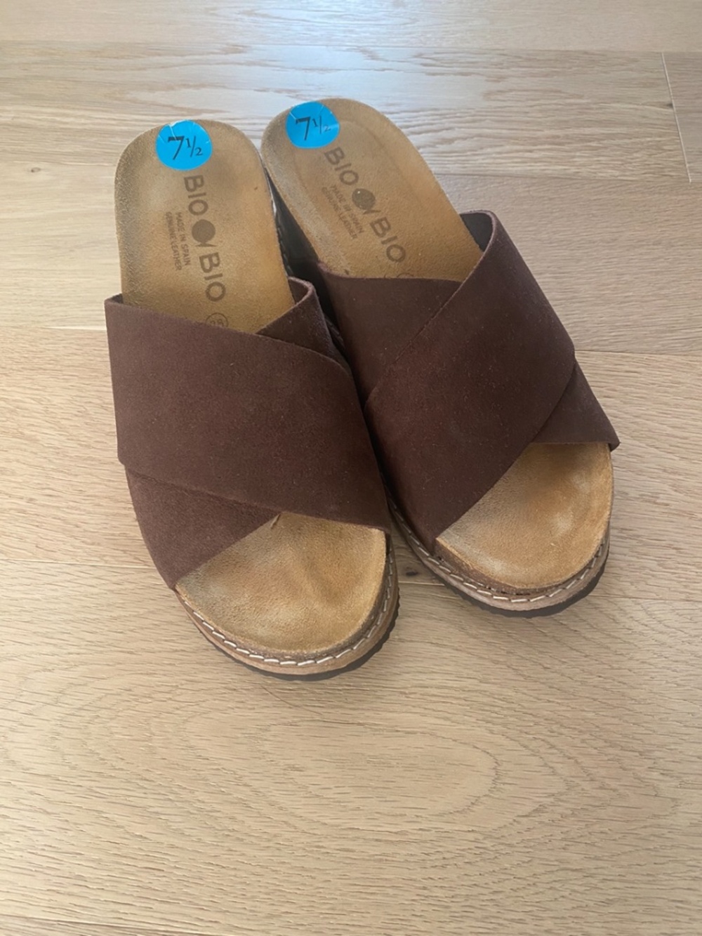 Bio Bio Wedge Brown Sandals NWT